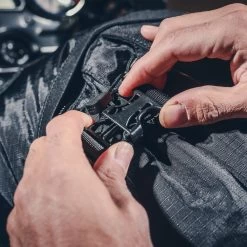 Kriega R25 Rucksack Schwarz Gr. 25 Liter -Motorradbekleidungsgeschäft 65010025 4 1