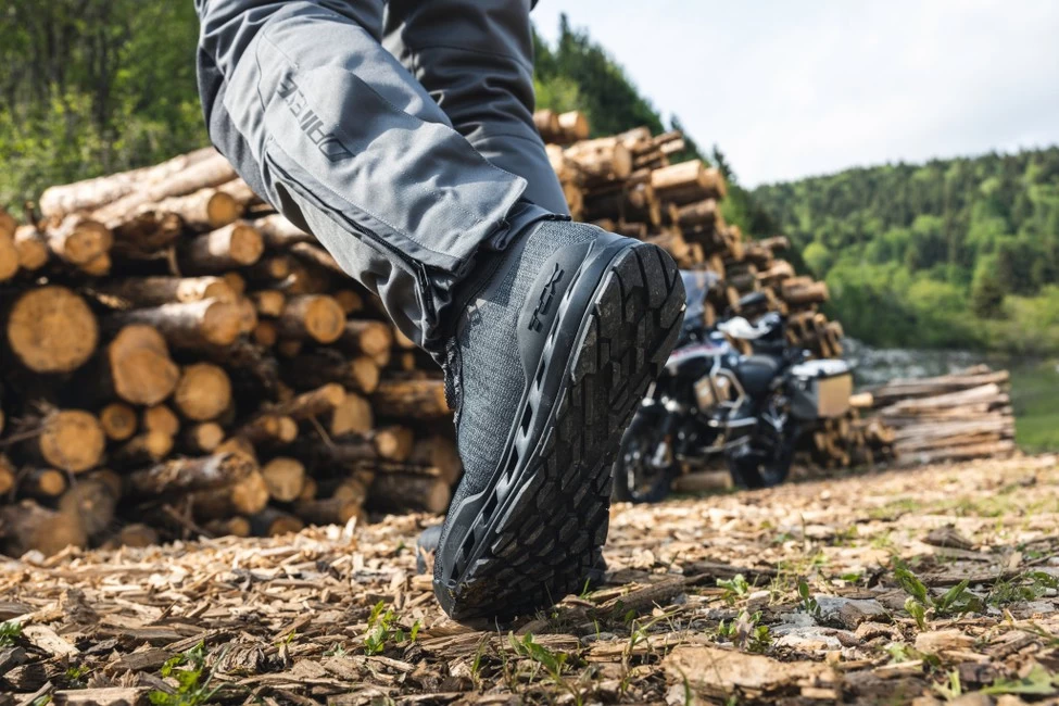 TCX Motorradschuhe CLIMATREK SURROUND GTX Wasserdicht Gore-Tex Groundtrax-Sohle CE Ortholite Fußbett 12 TCX Motorradschuhe CLIMATREK SURROUND GTX Wasserdicht Gore-Tex Groundtrax-Sohle CE Ortholite Fußbett – Bild 10