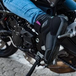 Stylmartin Motorradschuhe VECTOR Wasserdicht Leicht Atmungsaktiv Mit CE Und Protektoren -Motorradbekleidungsgeschäft stylmartin vector schwarz pink 7